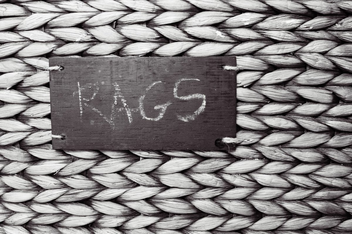 RAG & Knowledge Assistants